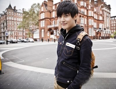 歌手李炜个人资料简介 和夏航燕的暧昧照