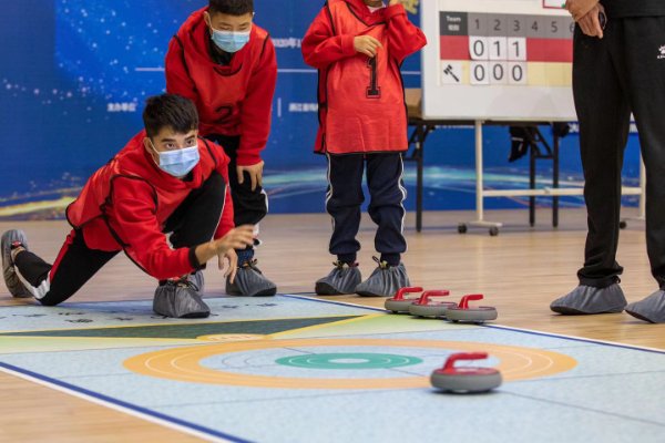 冰壶比赛每支队伍有几人上场