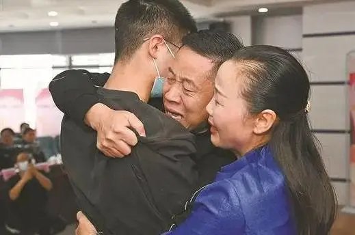 《亲爱的》原型孙海洋称不想见孙卓养父母，你是否能理解他的这番举动？