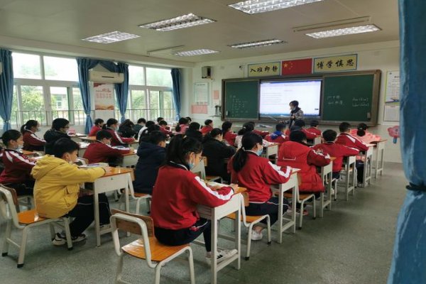 题西安邸写作背景