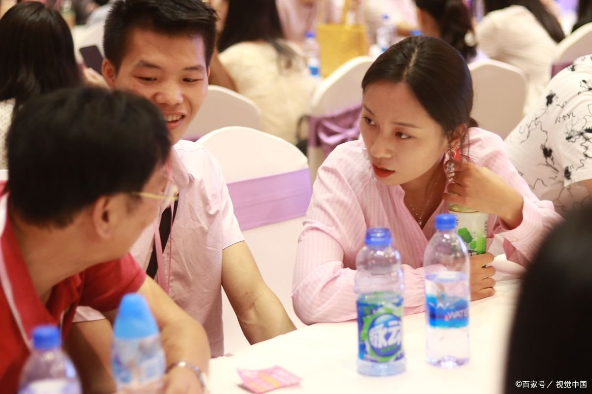 一对男女在餐馆相亲逃单，都称以为对方请客，如何看待该事件？