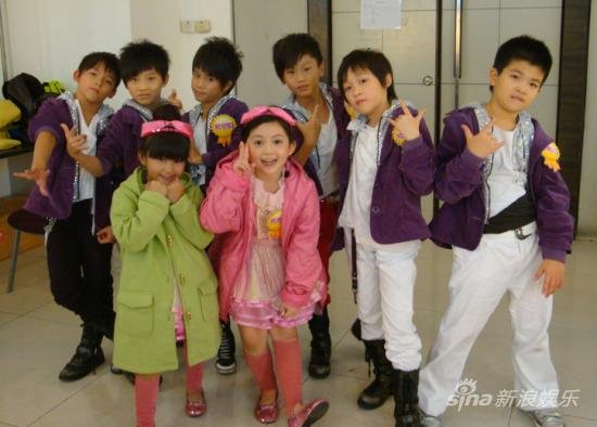 快乐大本营super brother中红裤子的男生叫什么？