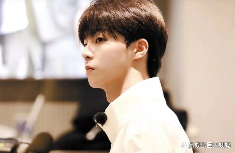 陈立农深夜发文思念父亲，背后原因令人心疼，他的父亲为何失踪多年？