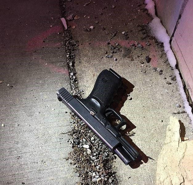 芝加哥连环枪击案枪手疯狂随机杀人致3死，曾劫持人质，他为何如此疯狂？