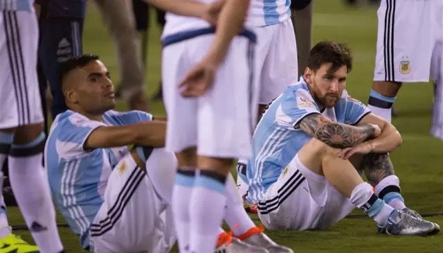 梅西点球被纳瓦斯扑出上热搜,梅西有过哪些点球不进的时刻?