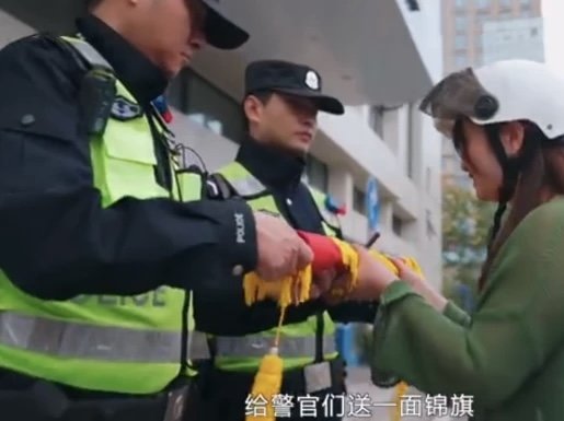 女子一年内3次忘拔车钥匙,均被民警送回,忘拔电动车钥匙,车子会被偷吗?