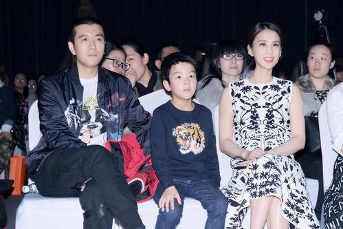 《婆婆和妈妈2》黄圣依杨子家族为奶奶换头像，你期待黄圣依和杨子这对吗？