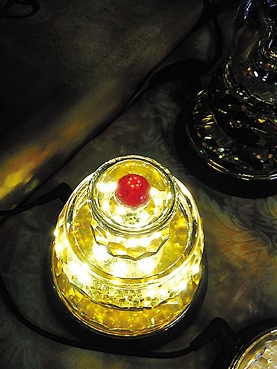 为什么本焕长老的舍利子是五颜六色的？