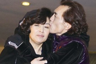 李咏2亿遗产全部留给女儿，为何这样对待妻子