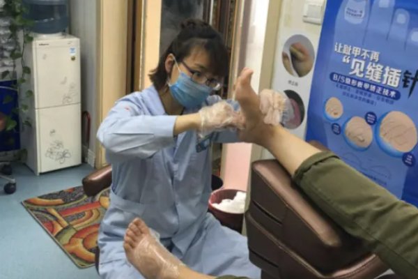 211高校女硕士二次择业选修脚，她为何会选择这一职业？