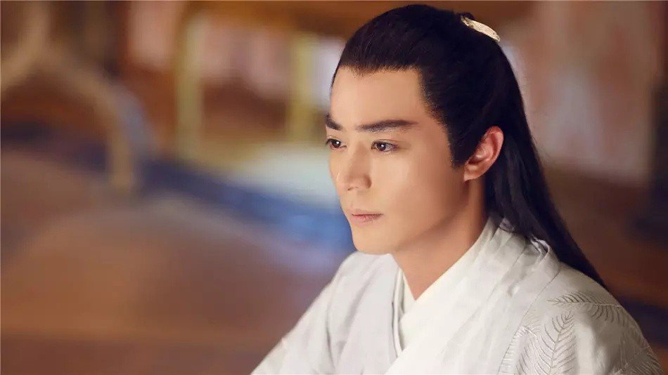 花千骨中白子画是什么时候喜欢上小骨的？