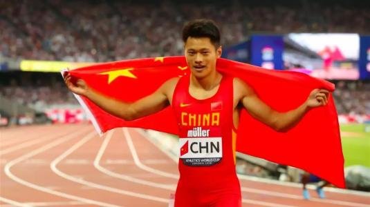 谢震业百米10秒01摘银，中国短跑近几年人才辈出的原因是什么？