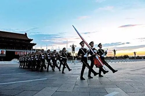 庆祝大会国旗护卫队都是90后00后,他们是否为90后和00后的希望?