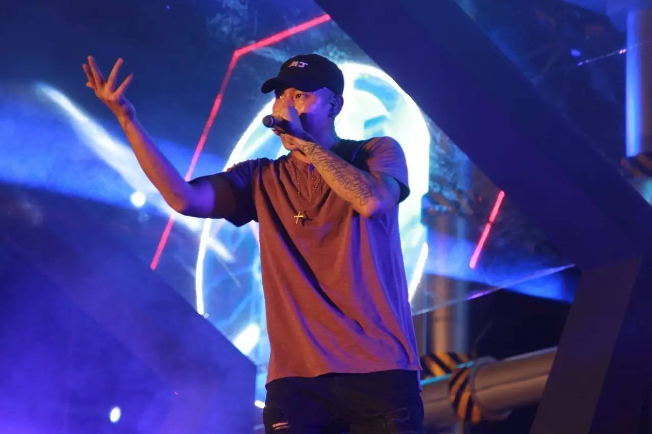 “我会牢牢记住你的脸”这是哪首歌的歌词