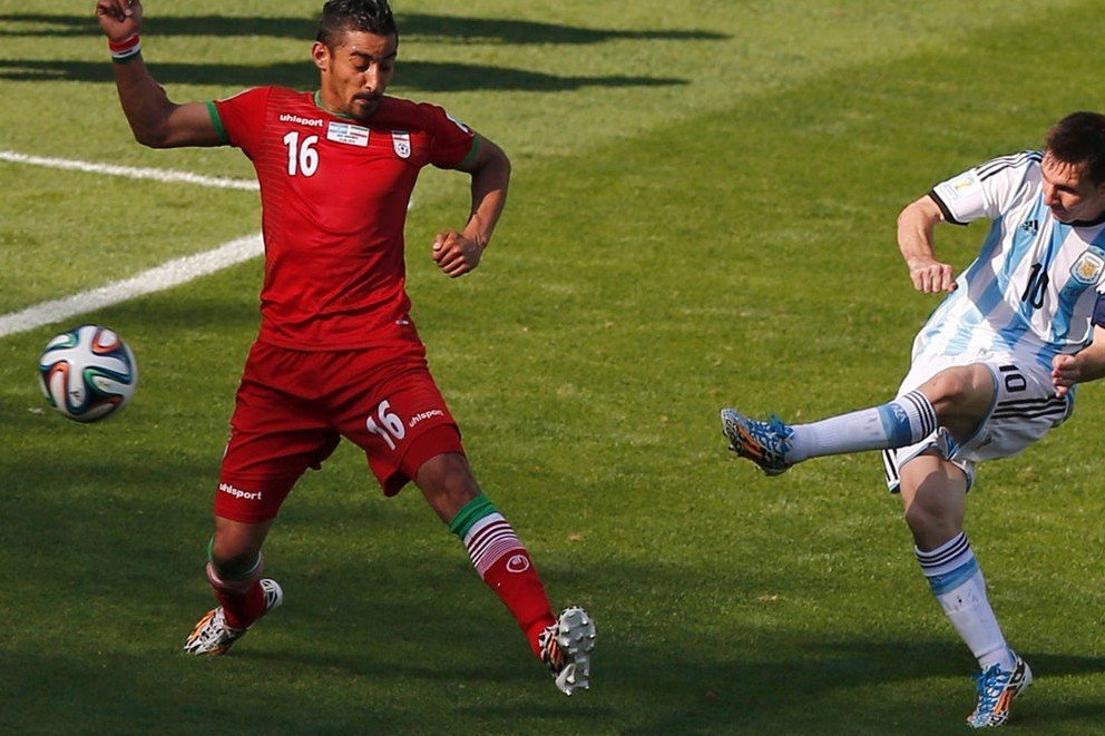 梅西有一个绰号叫做“小跳蚤”，这个绰号最初是怎么来的？