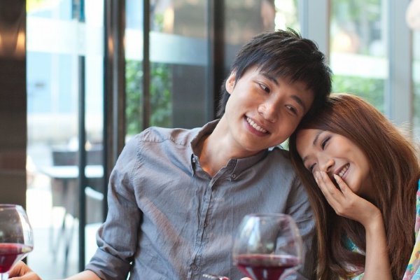 男朋友总吃重口味的东西还强迫我陪他一起吃我该跟他分手吗？