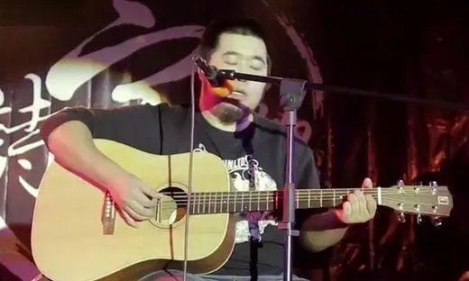 《董小姐》的创作背景是什么？