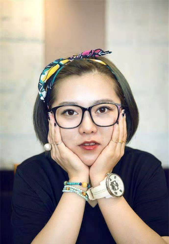 心疼乔诗语，给别人送个生日祝福就被撕到丢工作，有必要这样吗？