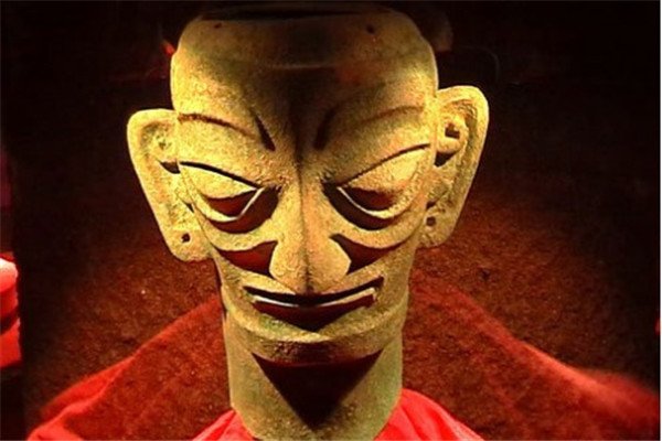三星堆金面具上发现眉骨和耳洞,专家对此是如何解答的?