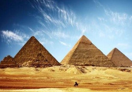 请问埃及金字塔的长,宽,高和四条斜边的长度是多少米？