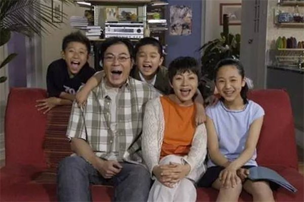对比《家有儿女》和《武林外传》，哪部剧最经典、最好看？