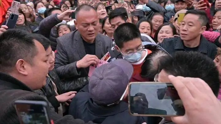 《亲爱的》原型孙海洋称不想见孙卓养父母,你是否能理解他的这番举动?