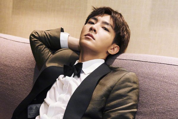 曾经属于飞轮海人气成员的炎亚纶，单飞后为何热度不如从前？