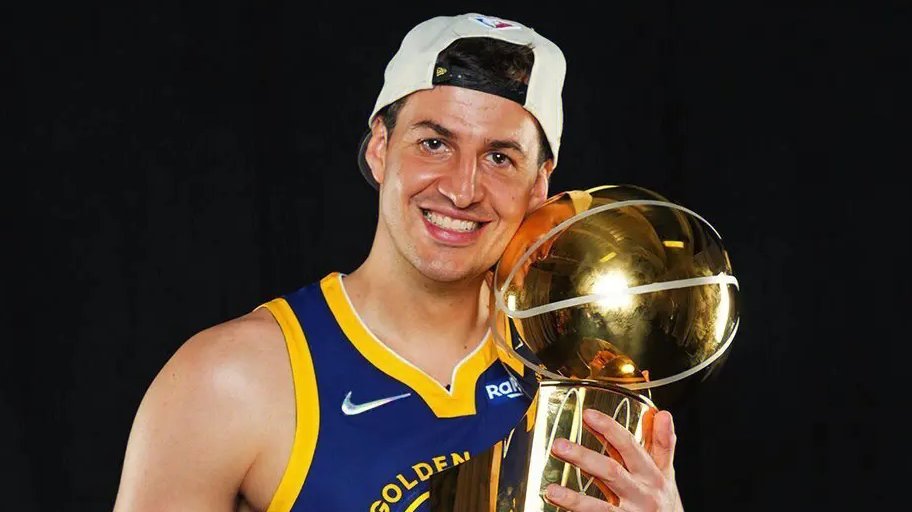 勇士八年哪四次夺冠