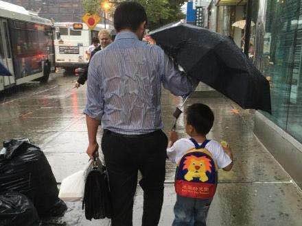 我爸很偏执该怎么办？