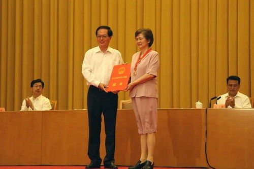 吴孟超曾将600万奖励全部用于科研，他的身上有哪些值得我们学习的精神？