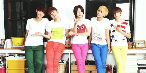 酷狗上面的小凌照片的大图（如图）