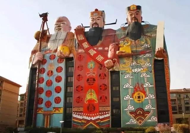 国内的哪些建筑称得上十大最丑陋建筑，分别在什么地方？