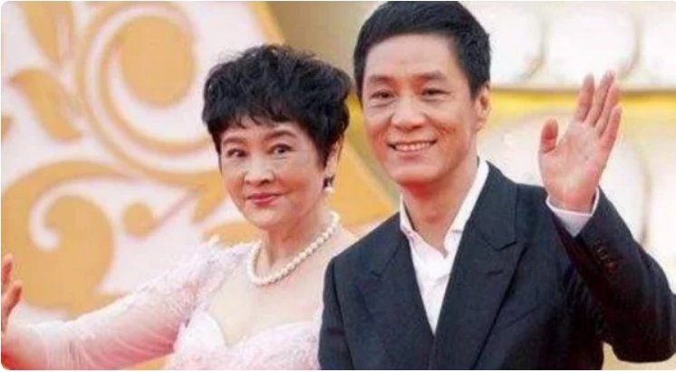 冯远征为什么娶大几岁的妻子