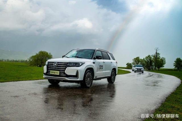 汽车，踩刹车，可以一下子，踩到底吗？