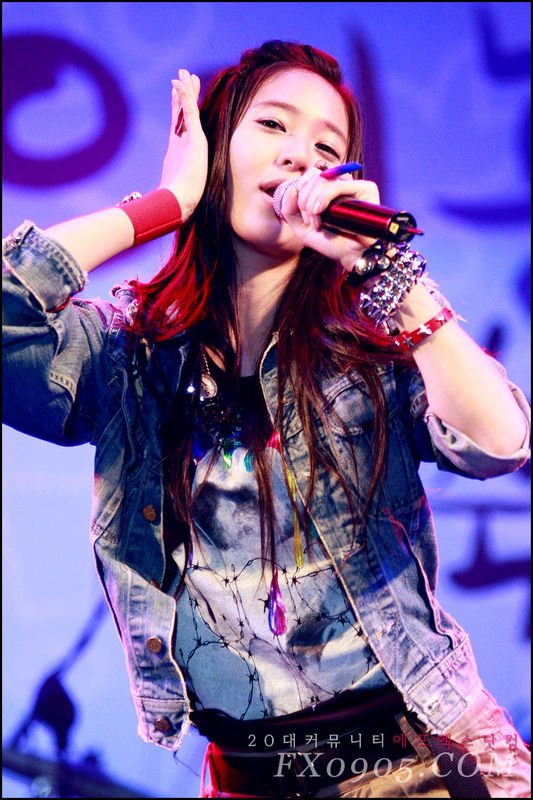 郑秀晶整容了吗