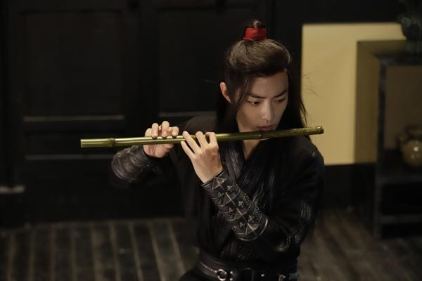 肖战没有退出X玖少年团，却被其他成员屏蔽，他的叹息表现出什么？