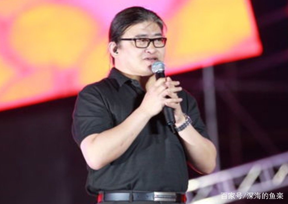 刘欢因为什么原因退出《中国好声音》的舞台？