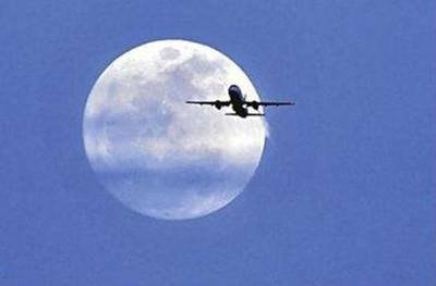 赏月航班来了 一个座位加价79元，哪个位置能在空中欣赏十五圆月？