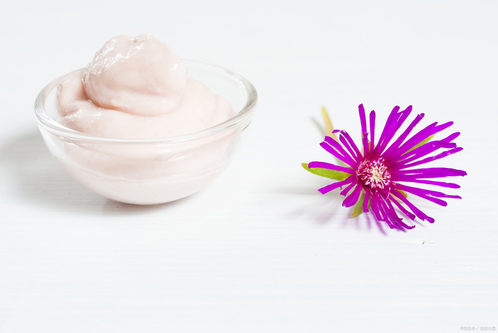 有哪些适合二十多岁的眼霜推荐？什么产品值的推荐？