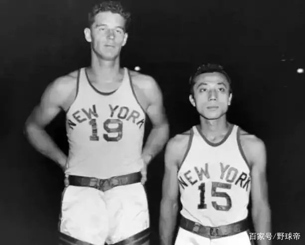 nba历史上第一个亚裔球员叫什么？哪国人？哪年进入的？