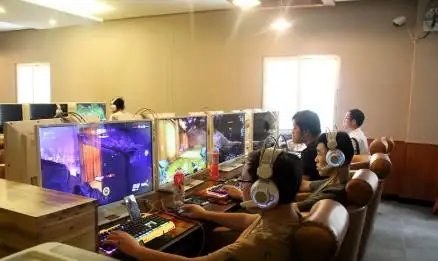 广州疫情备受关注，32人在网吧滞留9天，他们的食物是否有保障？