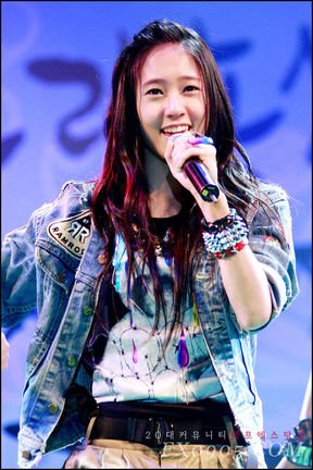 郑秀晶整容了吗