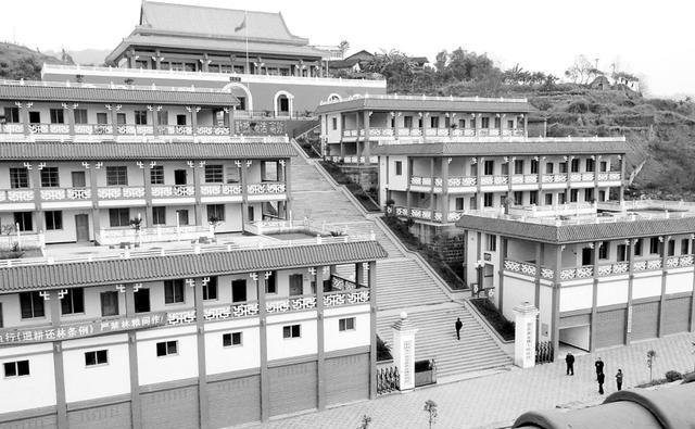 国内的哪些建筑称得上十大最丑陋建筑，分别在什么地方？