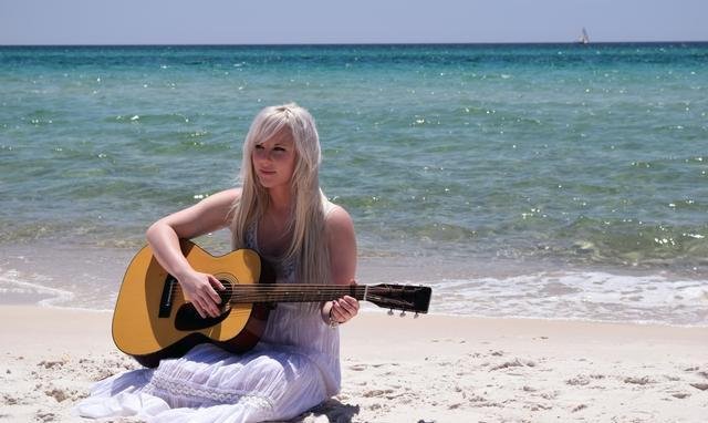 面对曾经的感情，忘不掉也放不下，应该怎么处理才好？