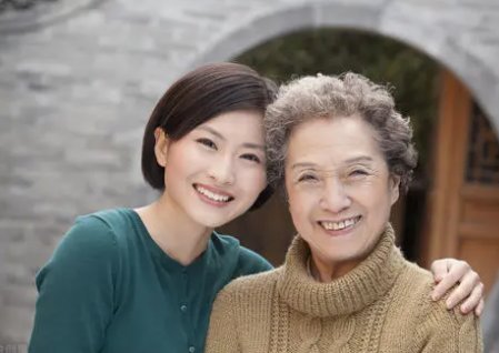 儿媳妇对老公的父母称呼怎样称呼？