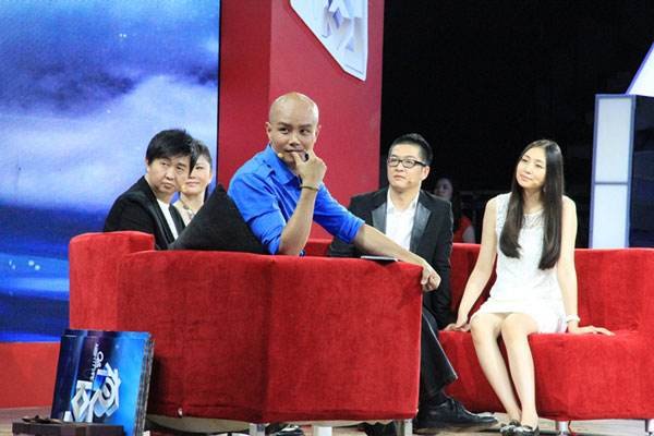 以前非诚勿扰的乐嘉老师如何把自己的一手好牌打烂的？