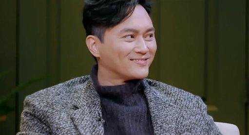 27岁身价超10亿，曾50万一月包养袁咏仪，破产后猝死街头，他是谁？