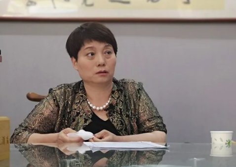 蓝翔校长前妻回应女儿举报，称举报内容不实，他们一家人为何反目？