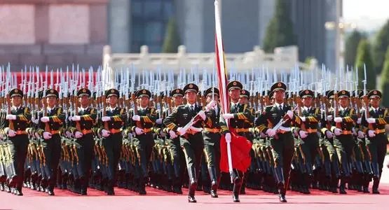 庆祝大会国旗护卫队都是90后00后,他们是否为90后和00后的希望?