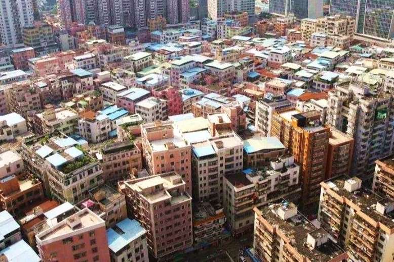 广东一房东高考608分租户免租4年被质疑炒作，针对此事房东有何回应？